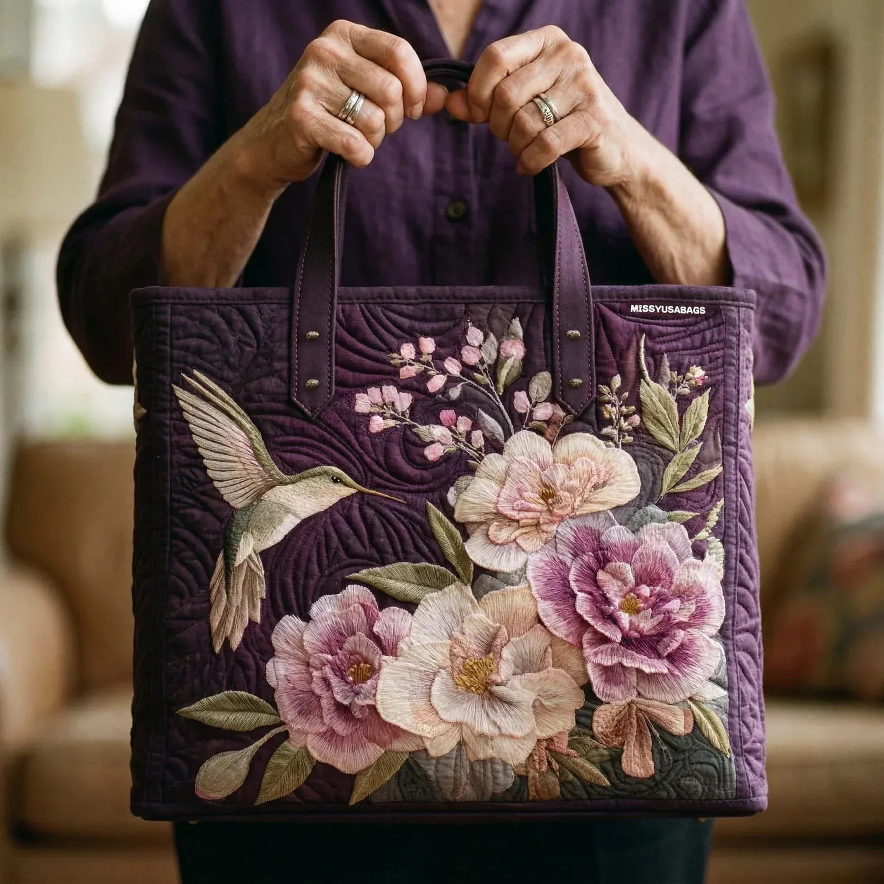 Handgefertigte Matelassé-Tasche - Kolibris und Orchideen